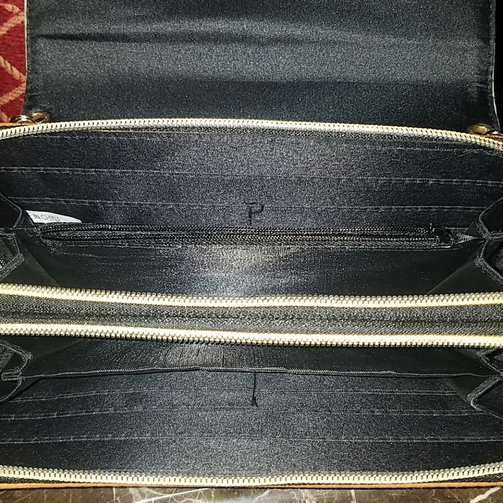 Purse - Picture 2 of 2